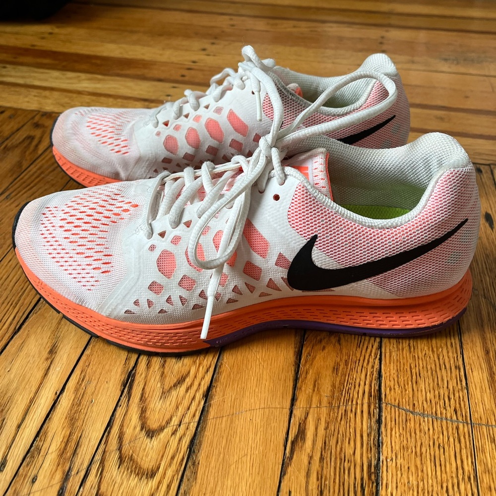 Women’s Nike Zoom sneakers
